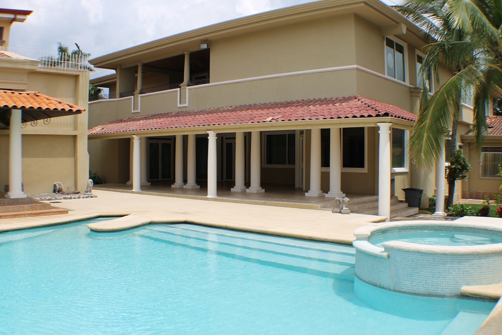 CR-006 property photo