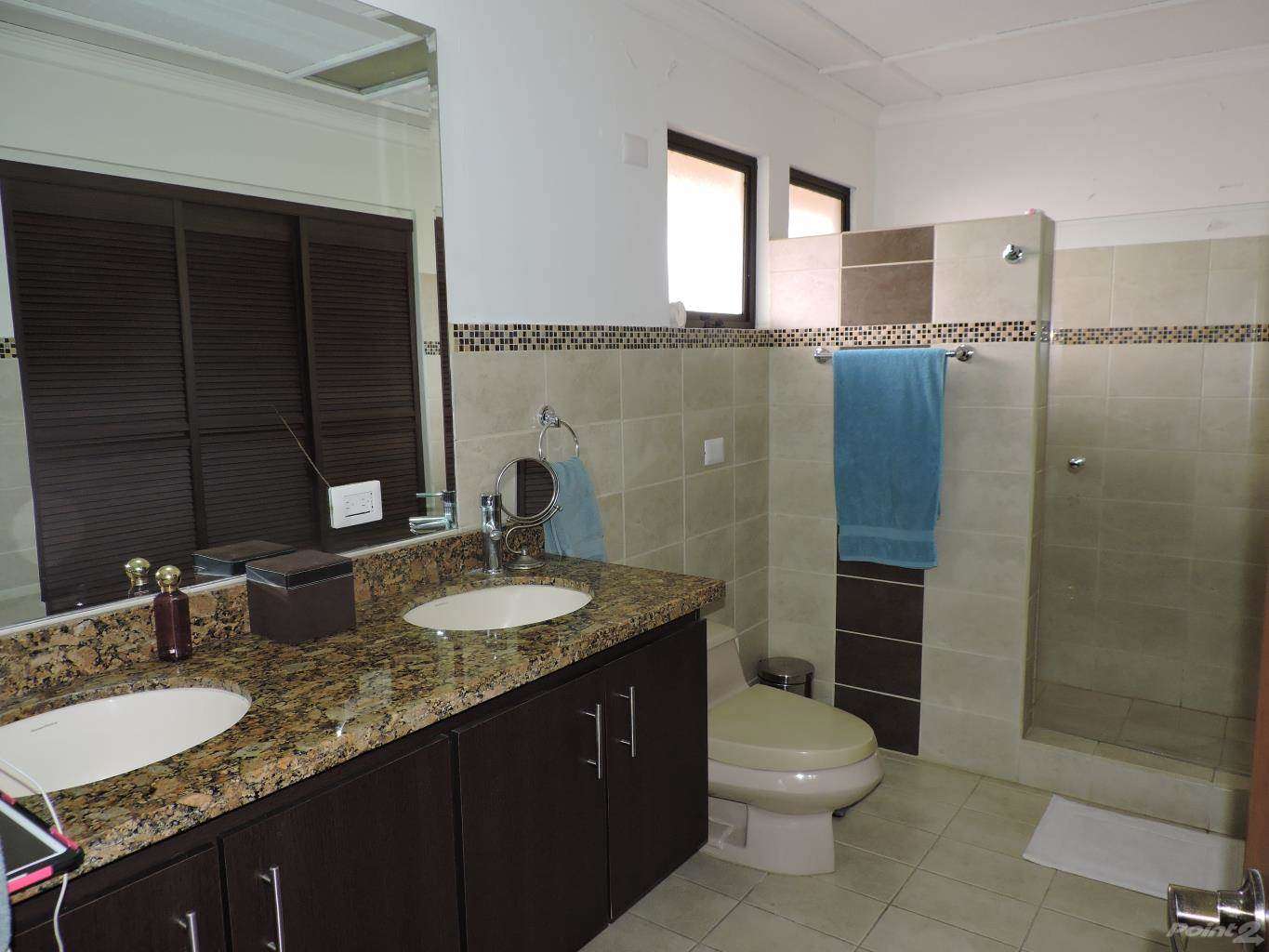 CR-010 property photo