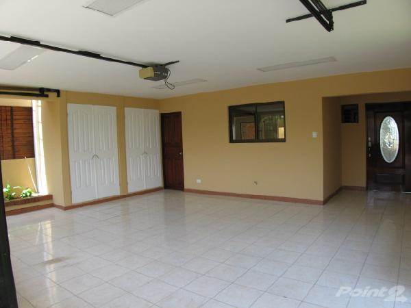 CR-011 property photo