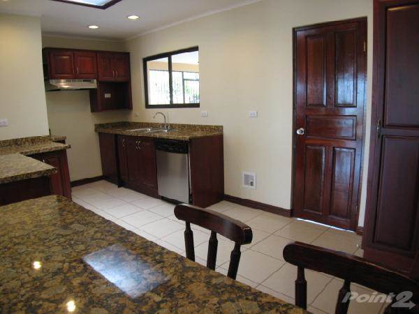 CR-011 property photo