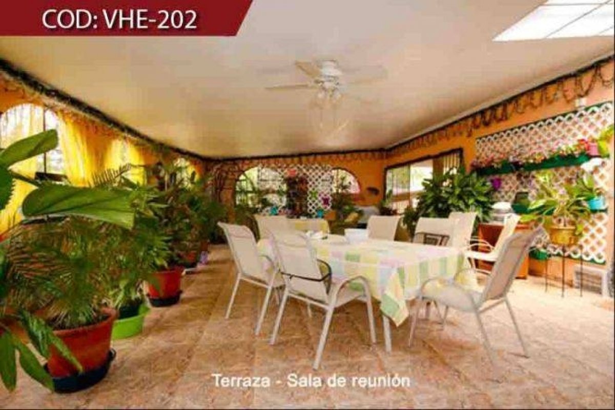 CR-094 property photo