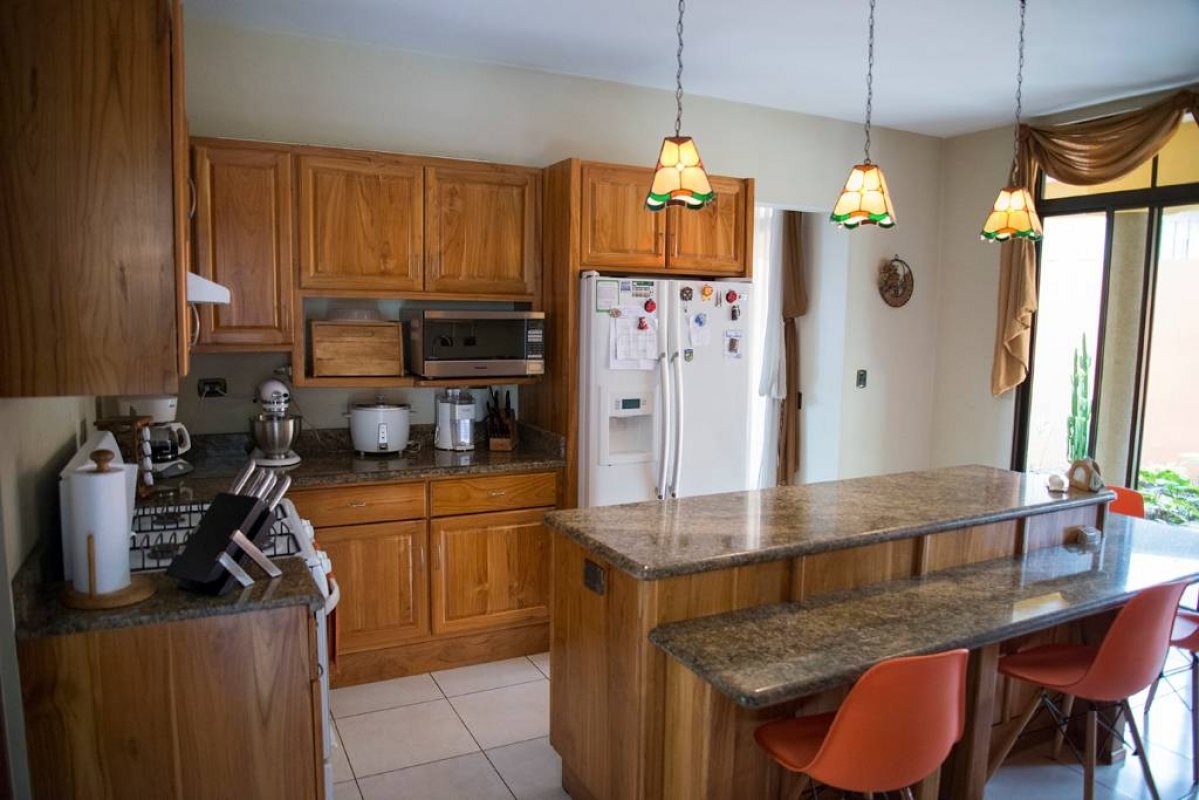 CR-100 property photo