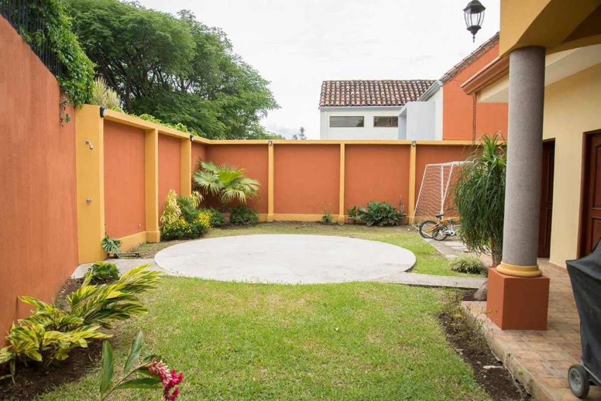 CR-100 property photo