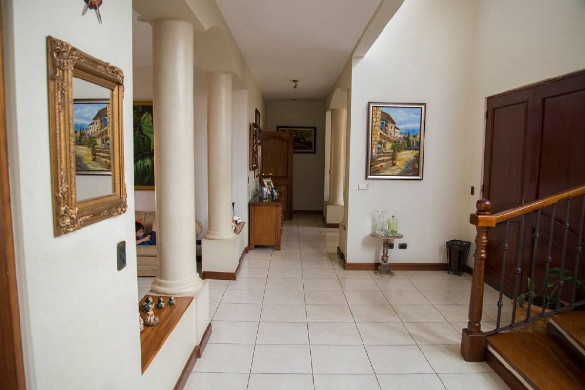 CR-100 property photo