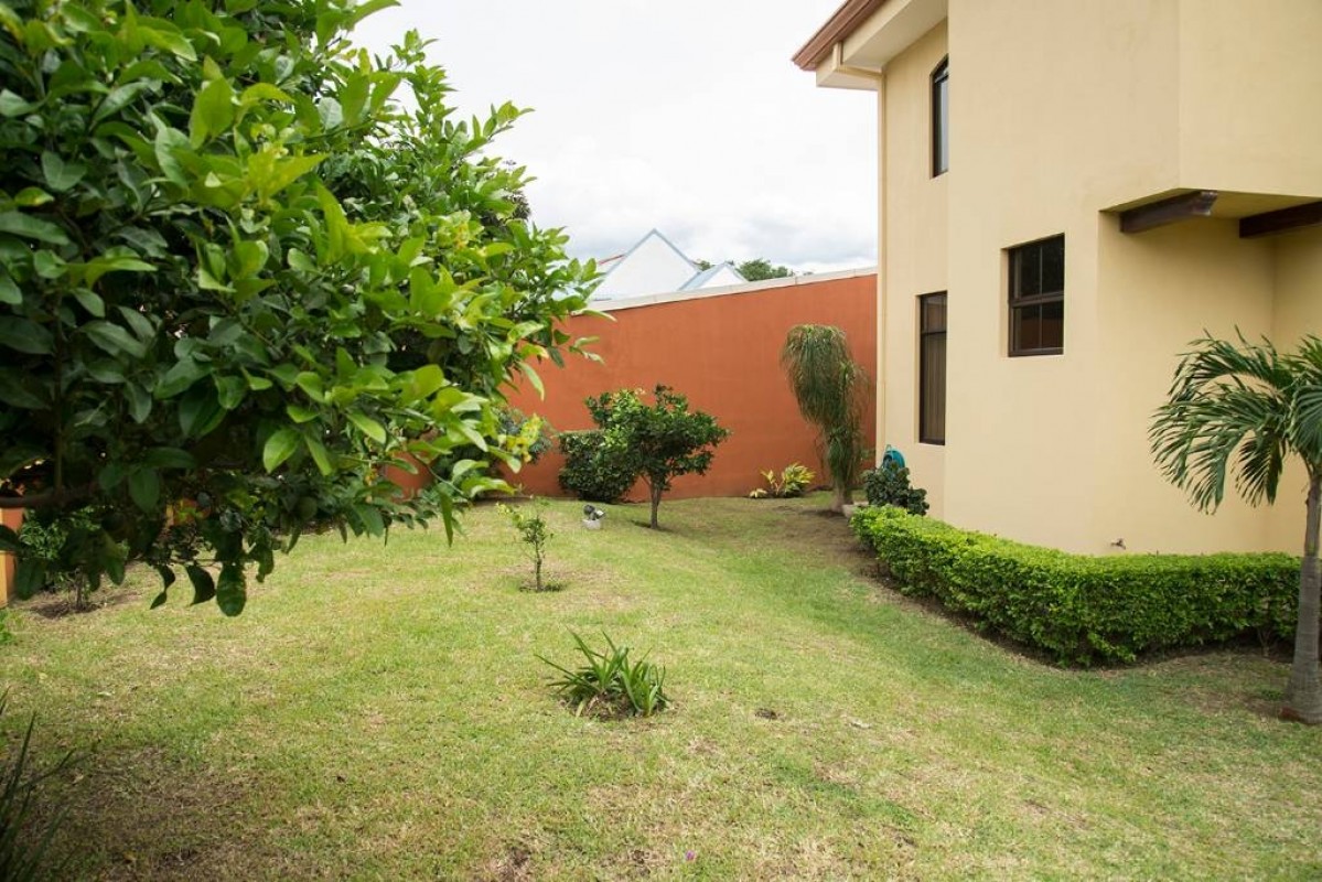 CR-100 property photo