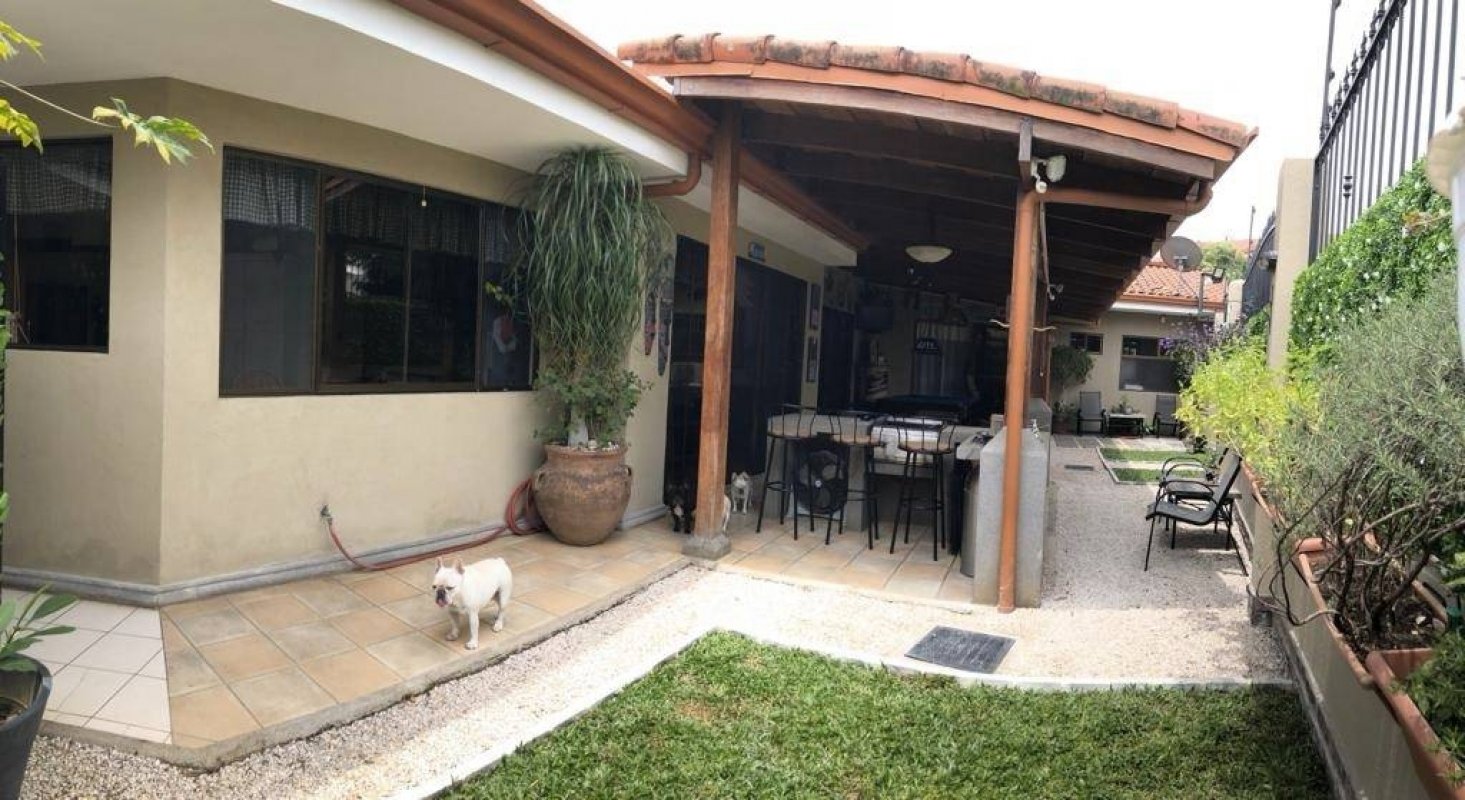 CR-102 property photo