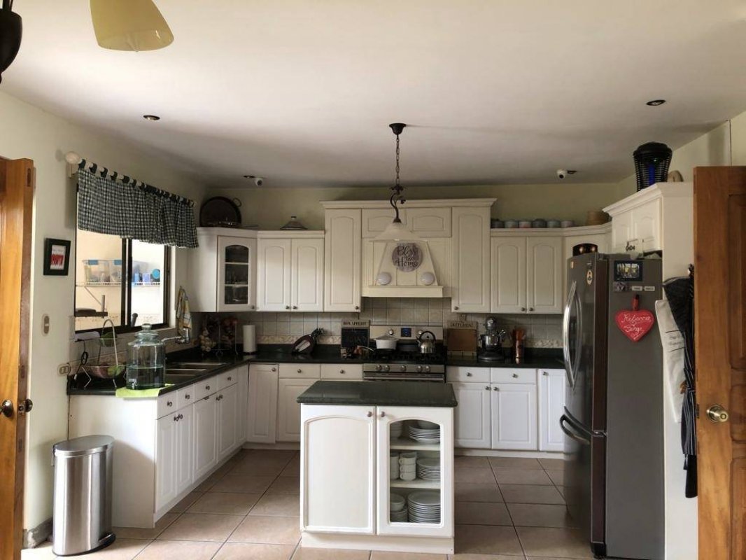 CR-102 property photo