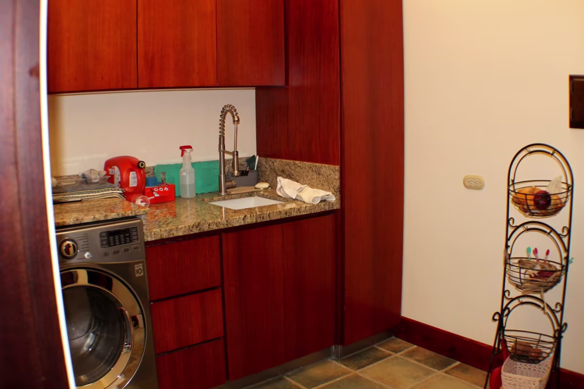 CR-103 property photo