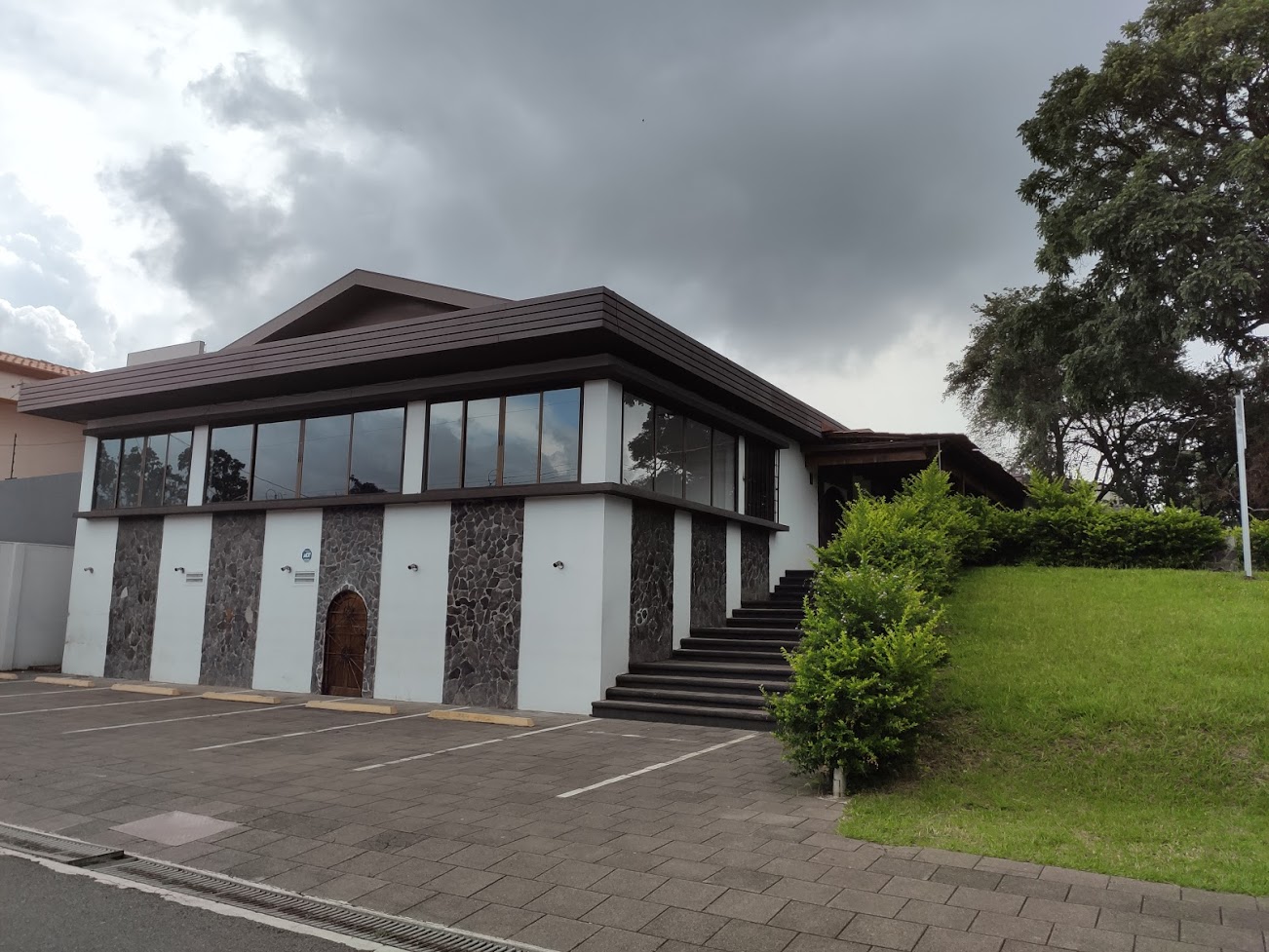 CR-105 property photo