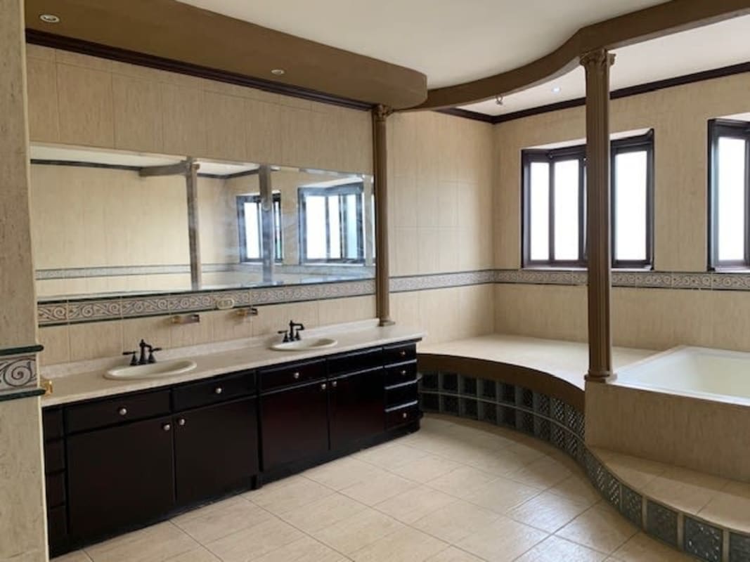 CR-110 property photo