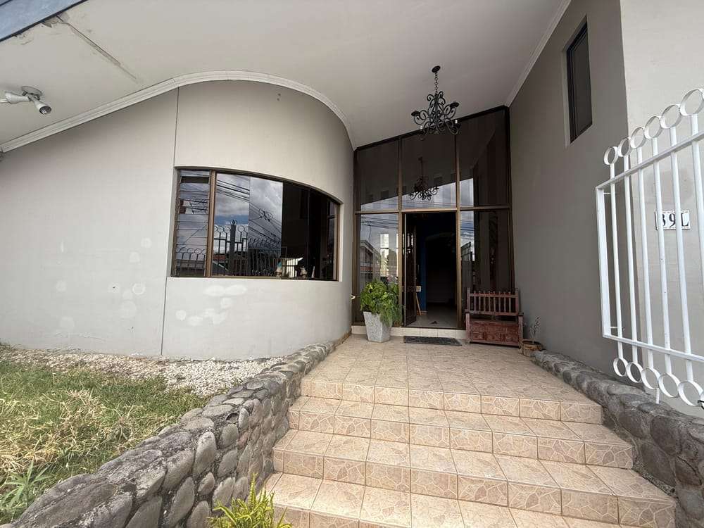 CR-128 property photo